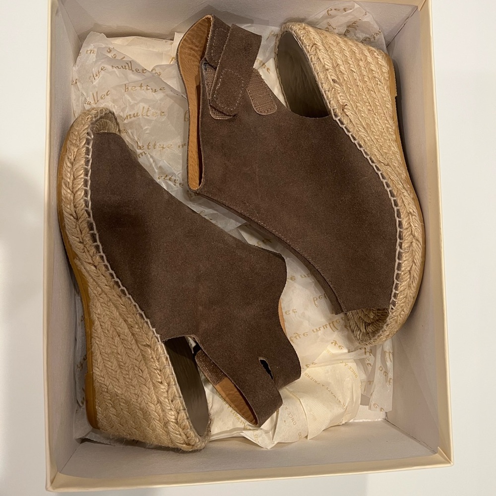 Bettye Muller Download Taupe Suede